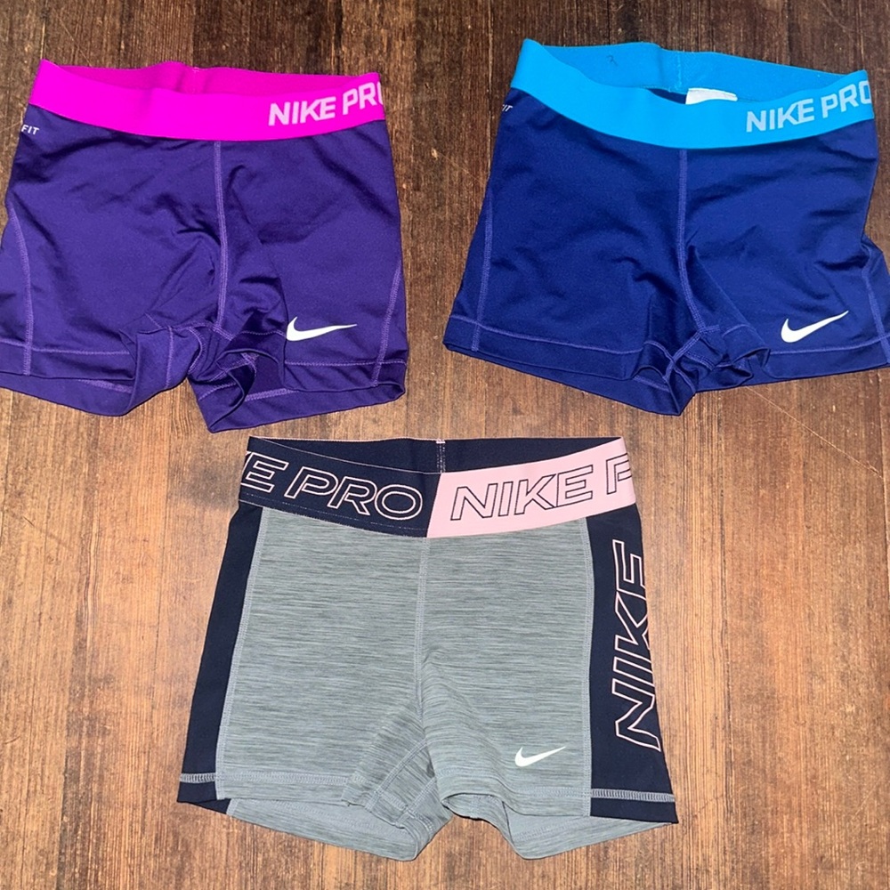 NIKE pros pack of 3